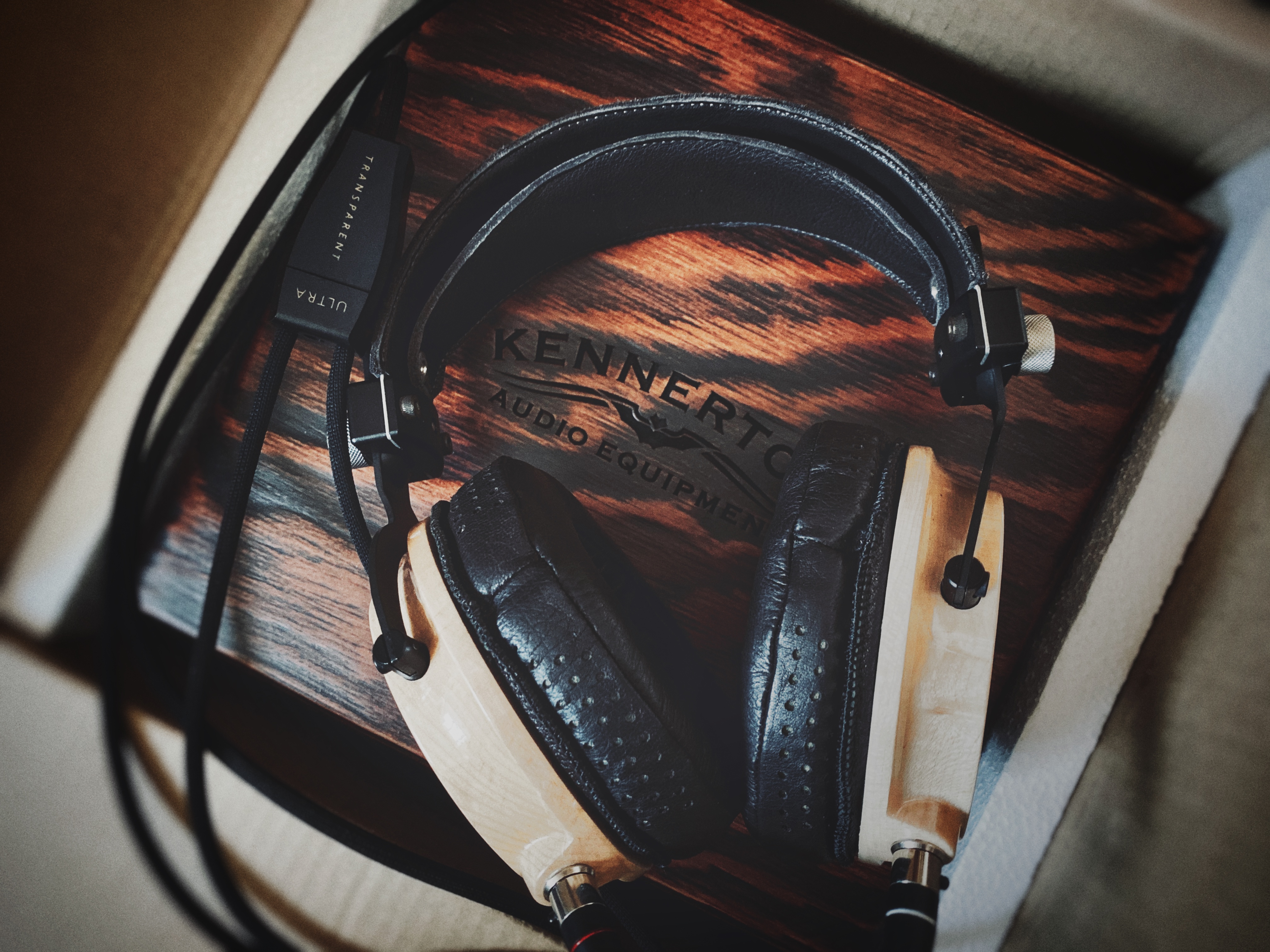 让耳旁，洋溢幸福！售价3W块的苏俄Kennerton参考级平板耳机Thror