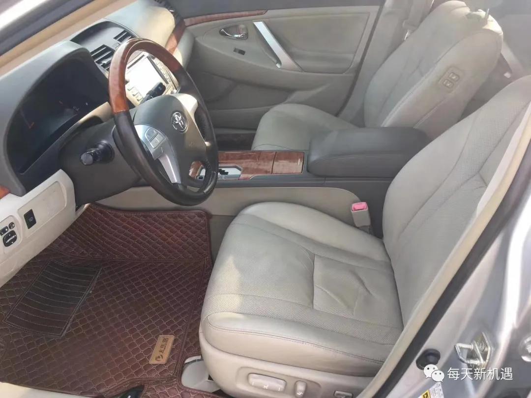 15年的凯美瑞2.0高配能值多少钱,10年丰田凯美瑞2.4高配能值多少钱
