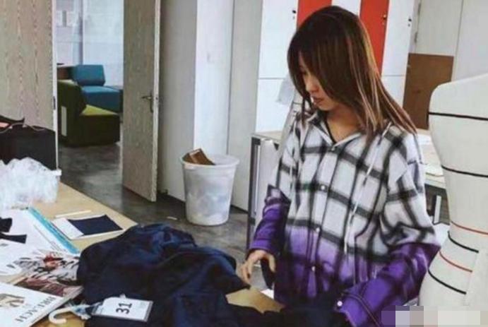 16岁女孩每月消费4万元,富家女每月消费