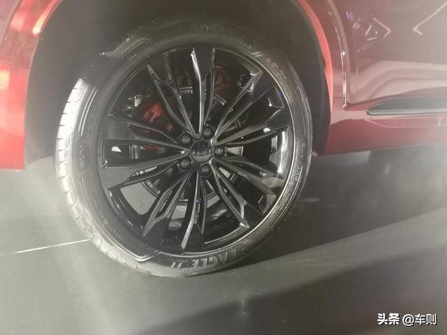 吉利轿跑suv星越落地价多少钱,吉利星越轿跑suv的售卖成绩