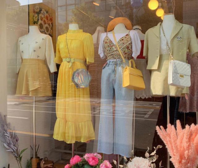 买衣服时为什么怕导购,商场买衣服有什么技巧