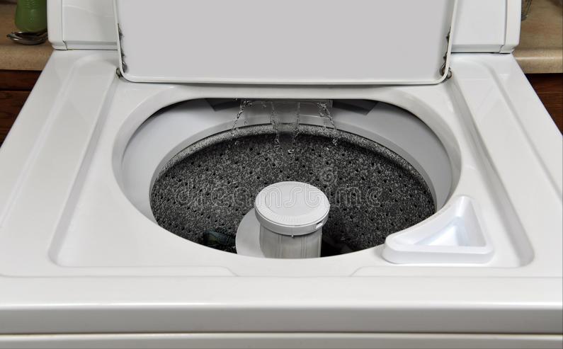 洗衣机内壁脏东西如何清理,洗衣机怎么清洗排污口里的脏东西