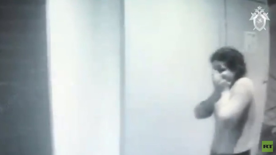 俄三姐妹联手杀父或无罪释放？新证据曝鬼父恋童*行暴**