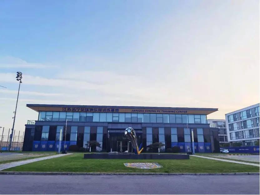 苏宁易购套牢多少散户,苏宁易购跌得太惨还能加仓吗