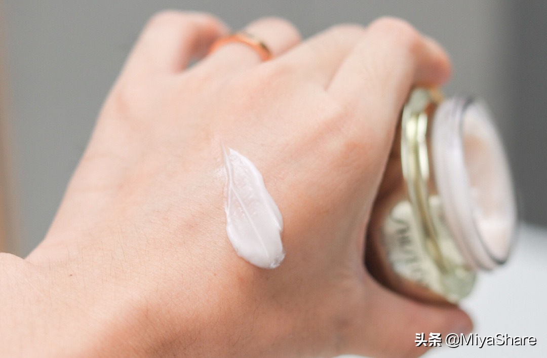 资生堂悦薇面霜清爽和滋润区别,资生堂鲜润赋活面霜改款