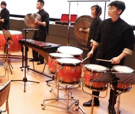 武汉超酷女大学生：钢琴10级、玩转架子鼓，拿到4所985高校offer，选择北大