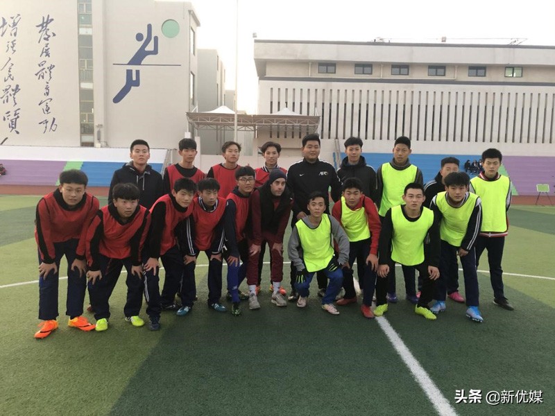 气温很低热情不减,气温虽低热情不减