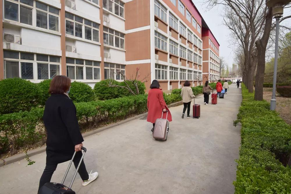 香河三中高一开学时间,廊坊香河一中返校