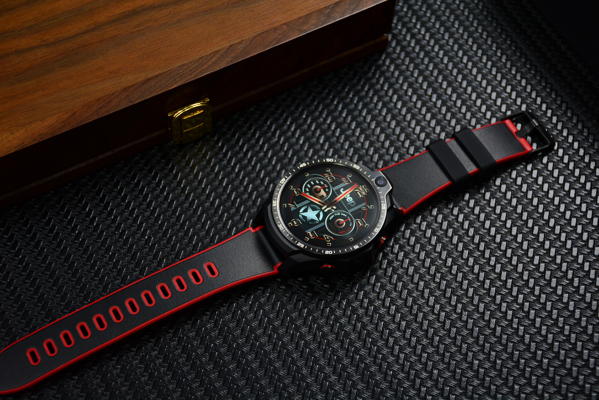 内存128g可插卡的电话手表,jeep黑骑士手表打王者