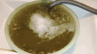 荣事达全自动洗衣机怎么清理垃圾,滚筒洗衣机怎么拆开清洗内部垃圾