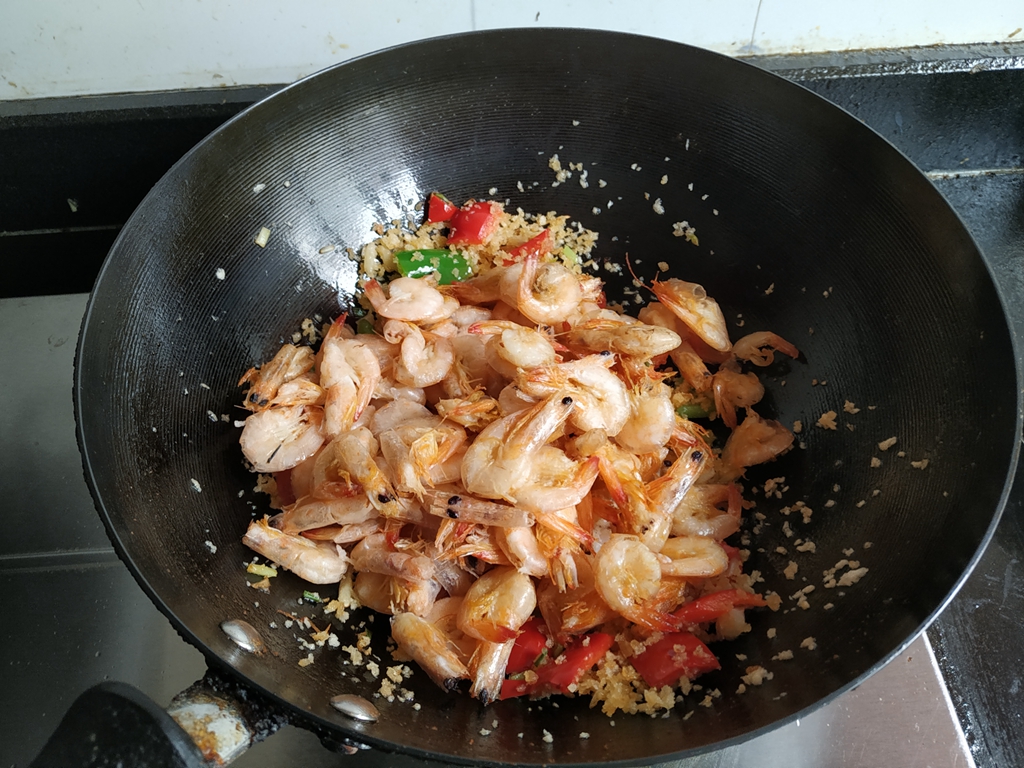 避风塘小海虾怎么做好吃又简单,连云港的海虾怎么做着吃