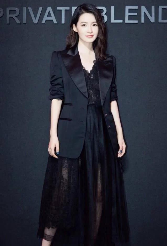 李沁的指甲油,李沁涂脚指甲油