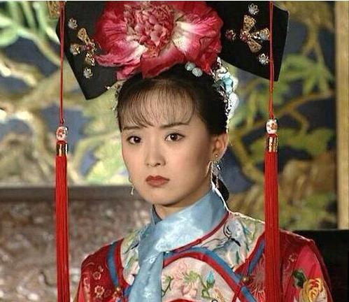 给婆婆洗脚被婆婆脚踢倒,给婆婆洗脚还被打