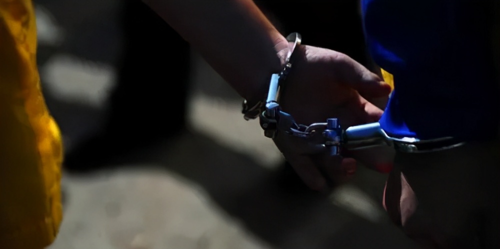 面对流氓我们该怎么办,面对混混如何反击