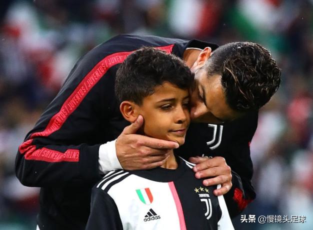 c罗儿子迷你罗颠球,c罗儿子迷你罗同款动作