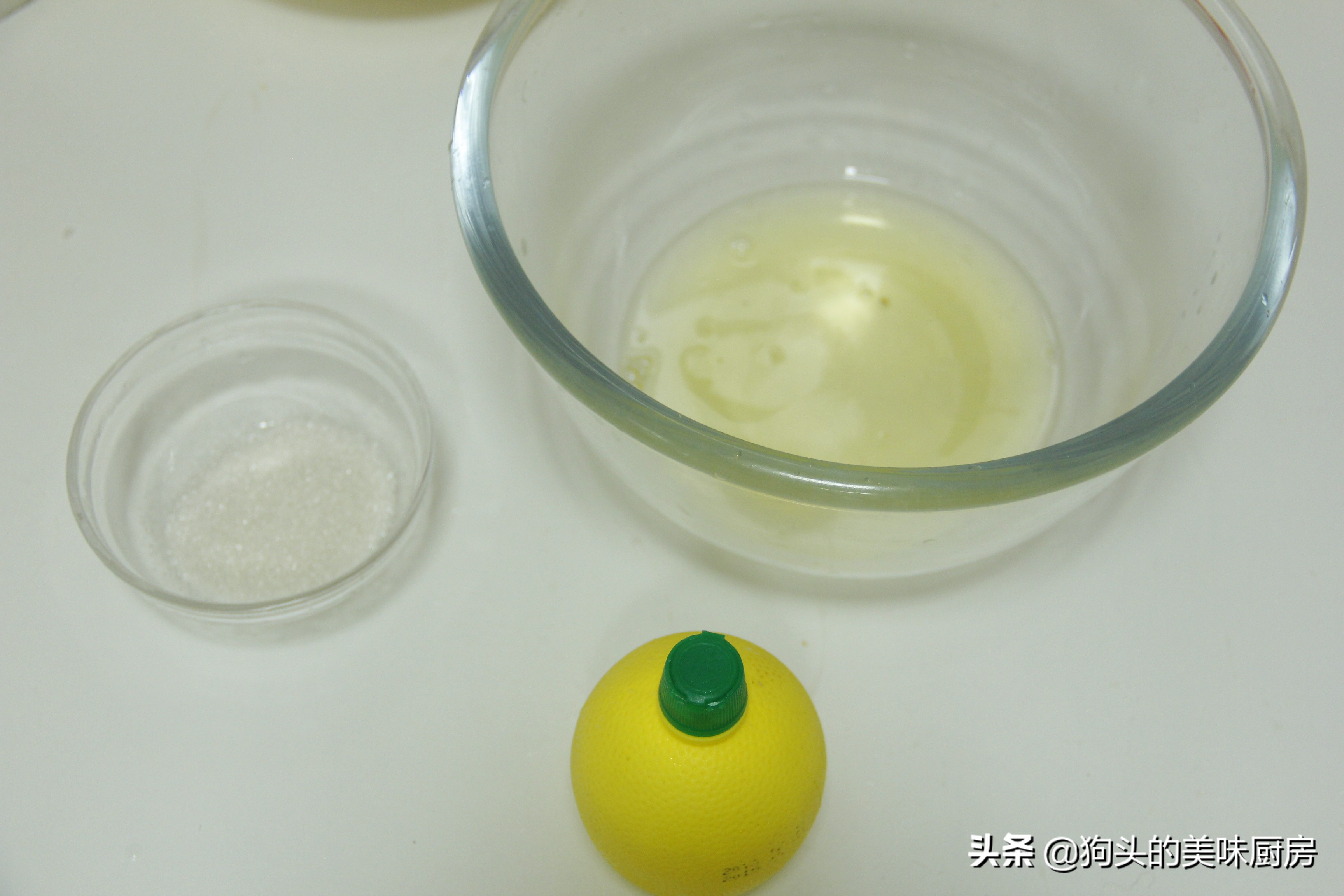 戚风蛋糕并不难，只要掌握这3点，不凹陷不缩腰，不再被“气疯”