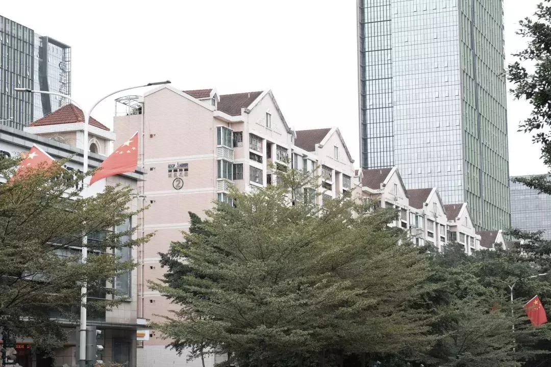 龙岗中心城壹号仓,光明和龙岗中心城