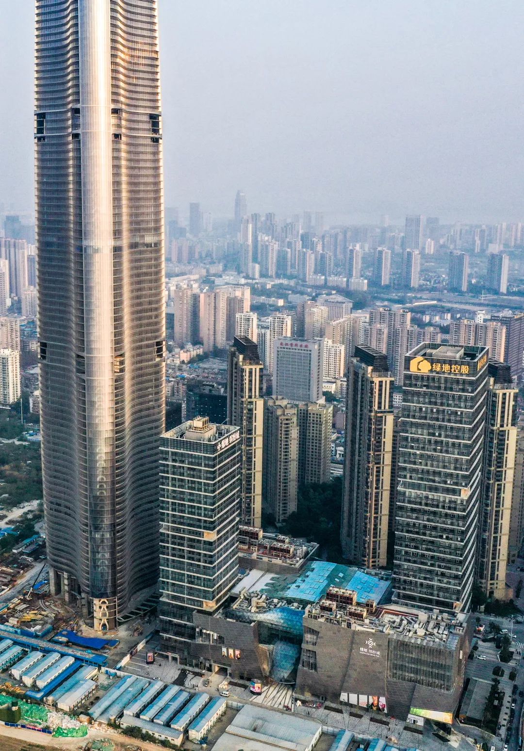 绿地缤纷城在售楼盘,绿地缤纷城新消息