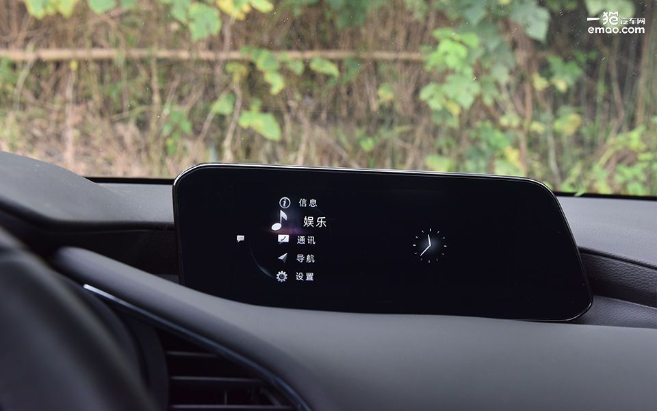 2021马自达3昂克赛拉2.0家用油耗,马自达3昂克赛拉1.5和2.0哪个更好