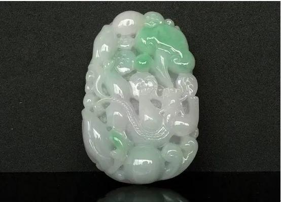 糯种翡翠价格,翡翠糯冰的介绍