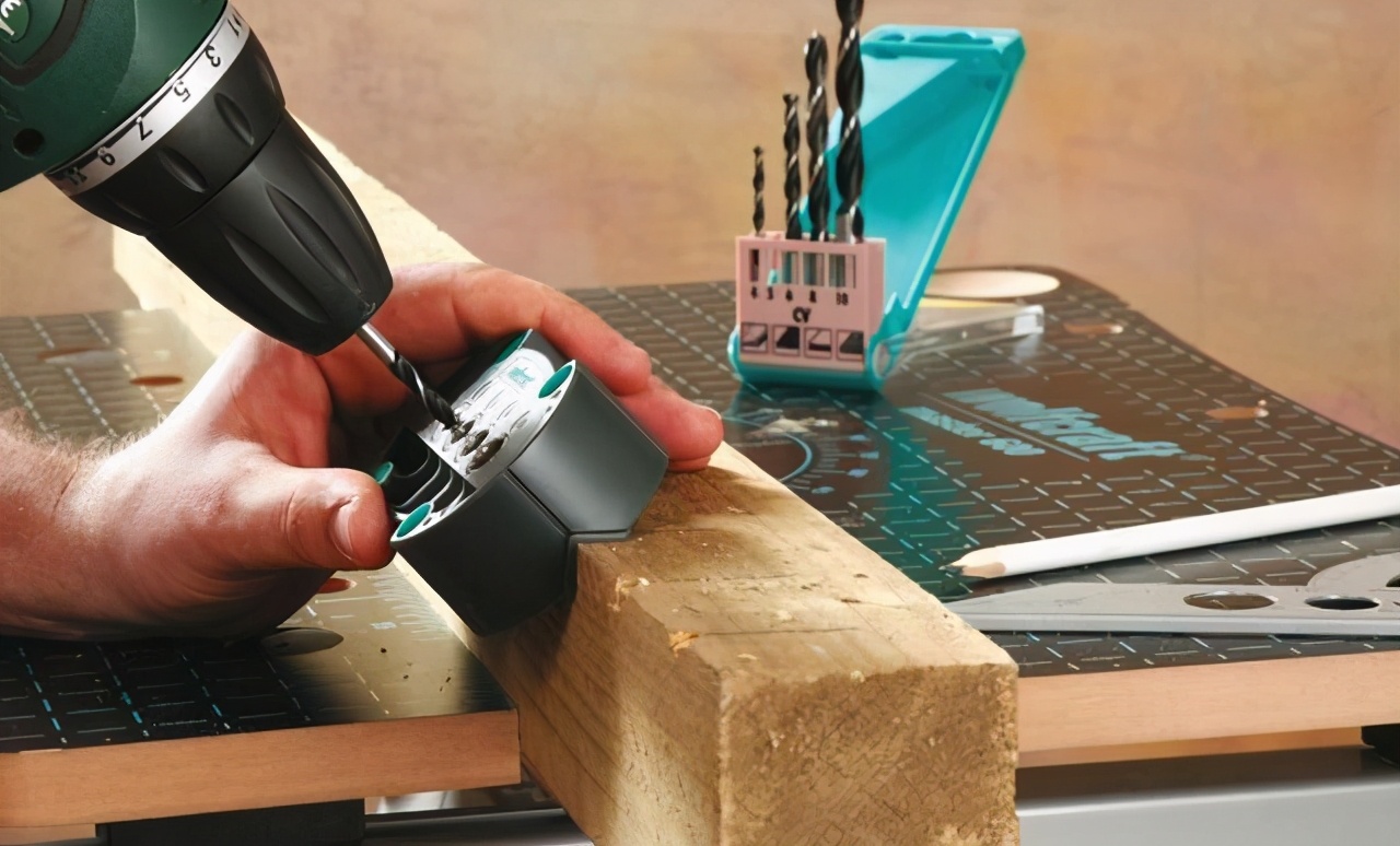 去国外打工干建筑行业怎么样,去国外做建筑工人收入