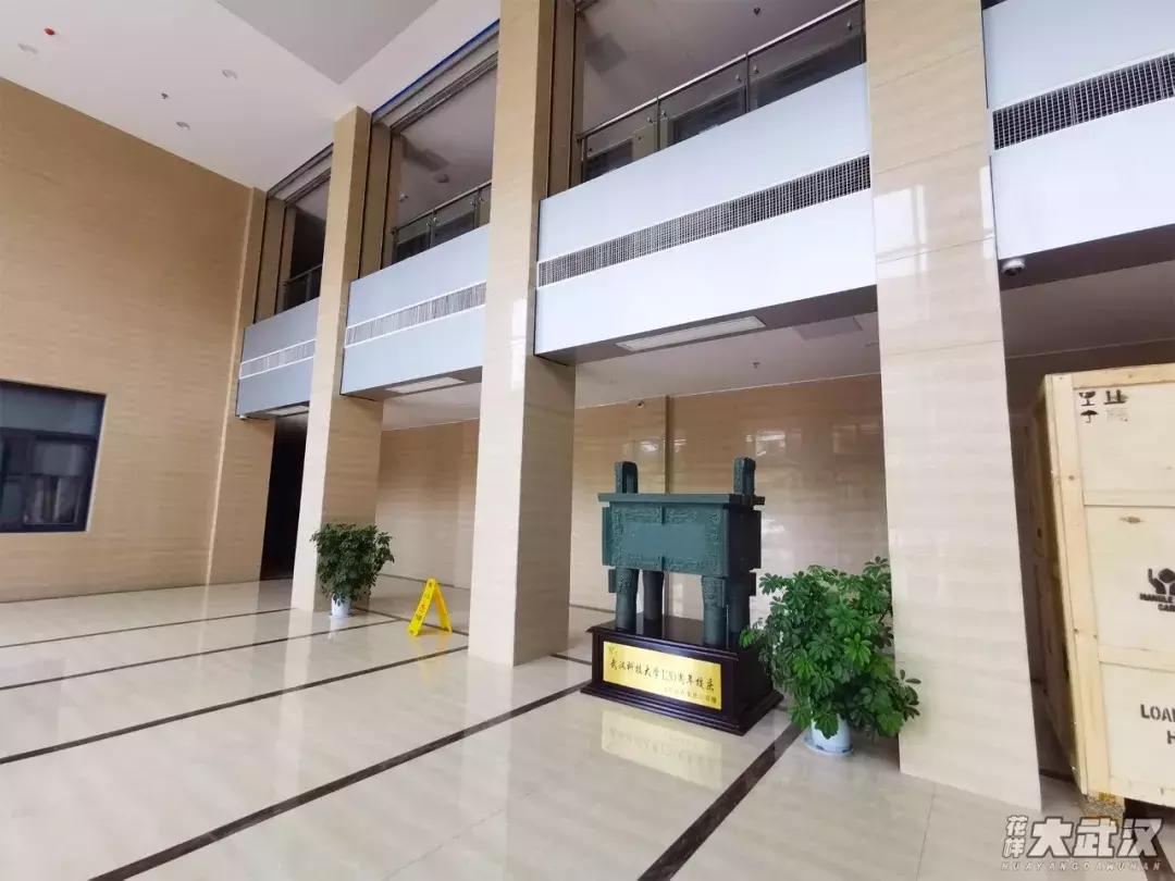 武汉科技大学的机械学院,武汉科技大学医学院和临床学院