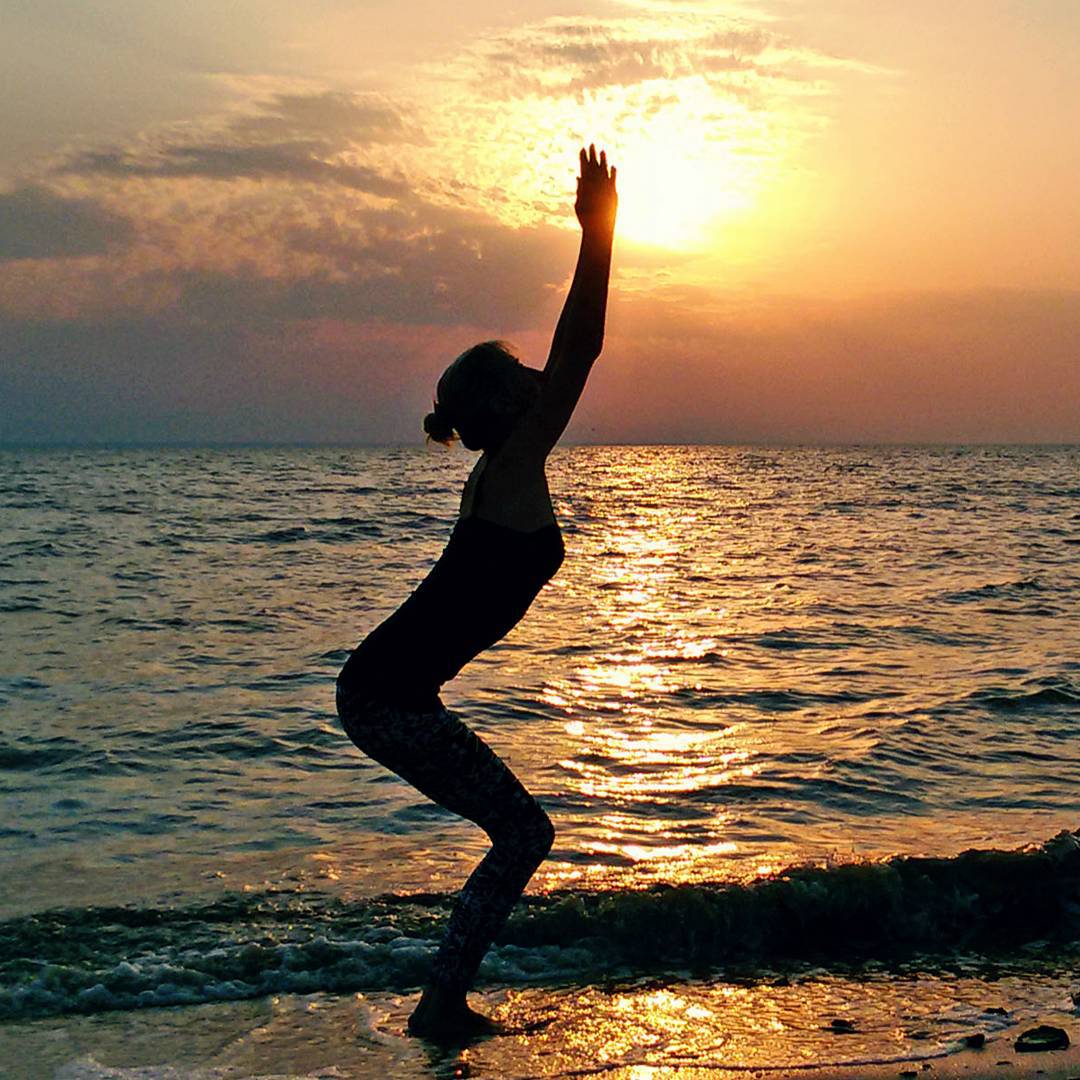 产后腿部力量恢复训练方法,产后膝盖酸痛无力如何锻炼