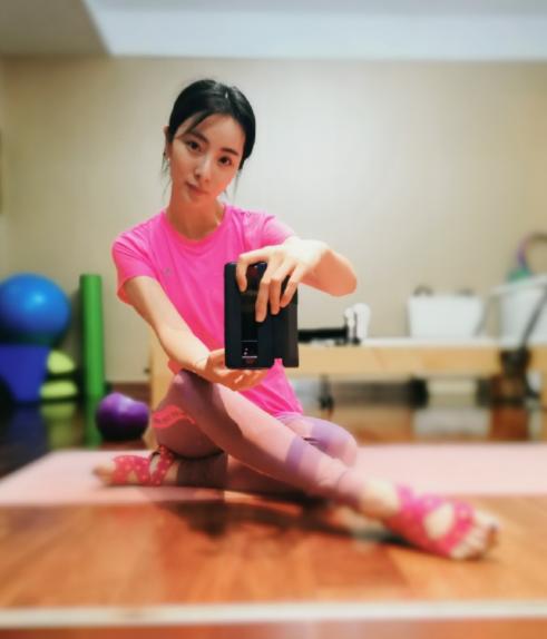 最美主持人李思思究竟是怎么了,央视主播李思思素颜