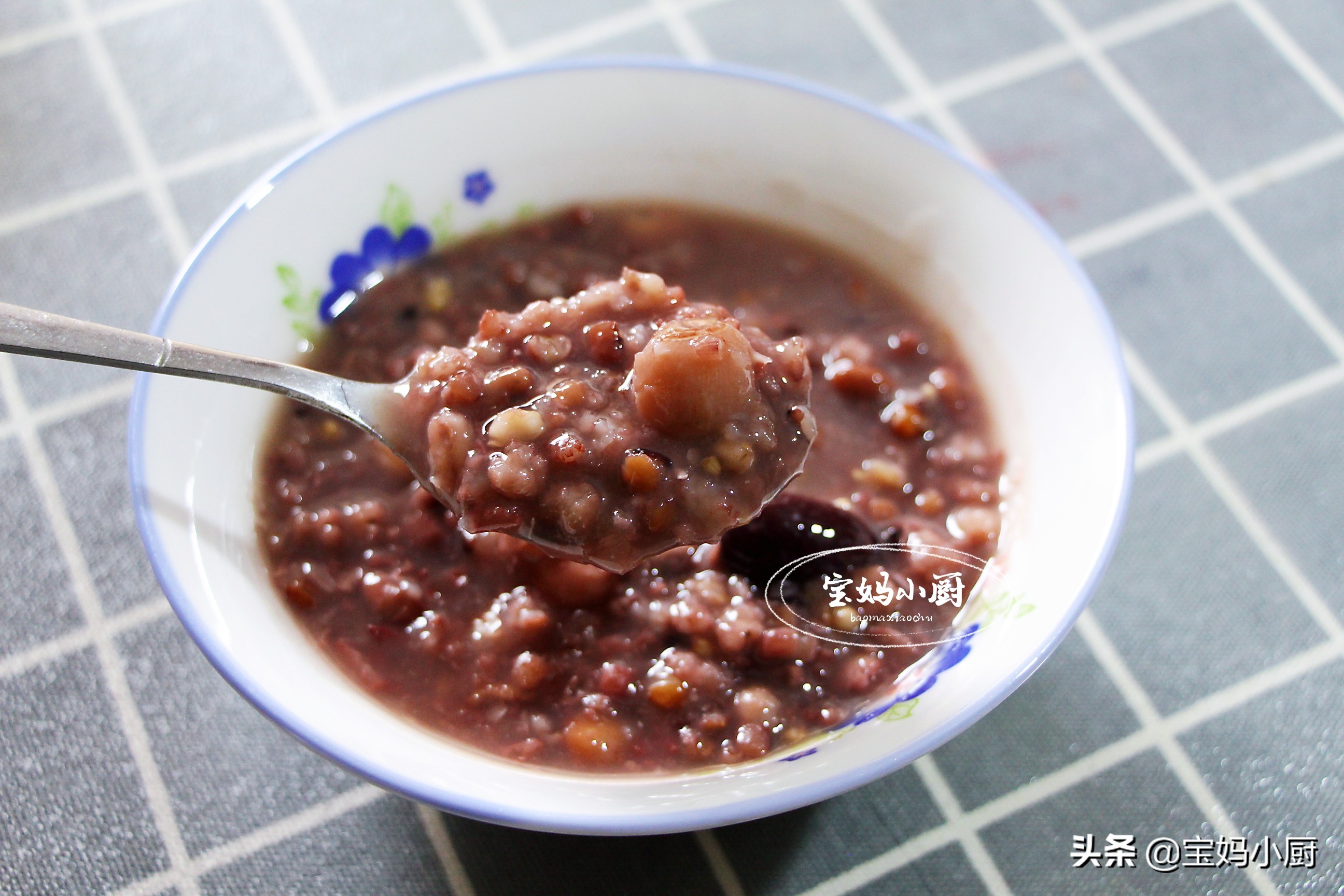 三口人中西混搭早餐，营养多吃着舒服，20分钟搞定，家人喜欢