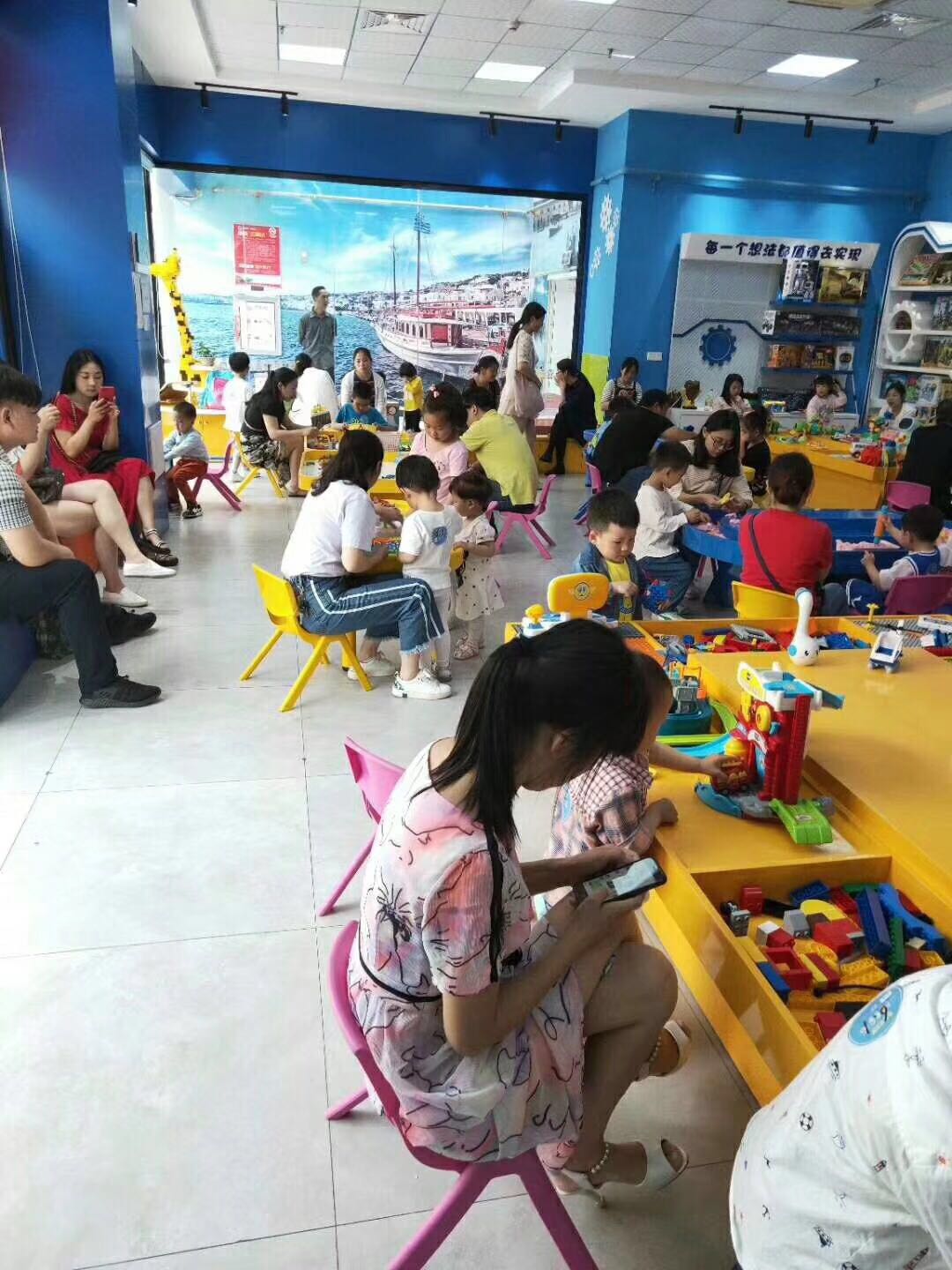 加盟一家大型儿童玩具店,哪些地方适合开儿童玩具店