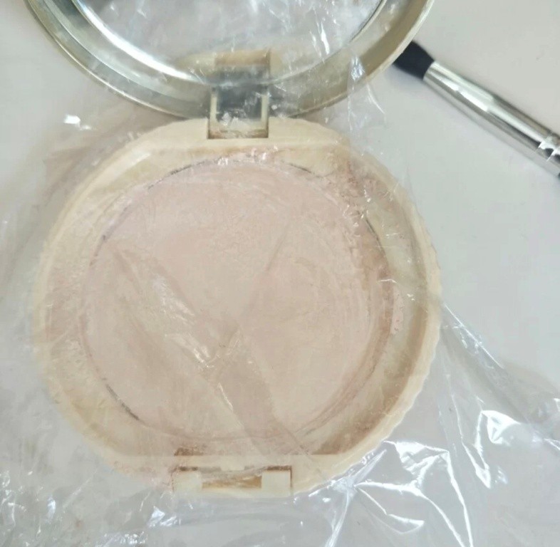 粉饼碎了不要扔,这样做马上又是新的一盒