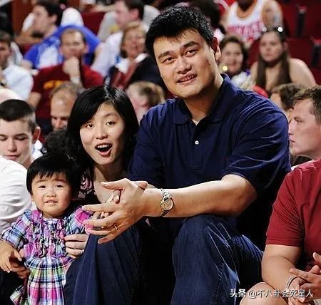 星二代遗传好基因：姚明11岁女儿身高1米8，曹颖的儿子长相帅气