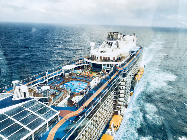 皇家加勒比海洋量子号与光谱号,皇家加勒比海洋量子号全解析