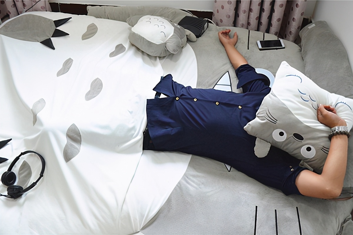 髌骨骨折打石膏后需要注意什么,小孩手骨折打石膏后要注意什么