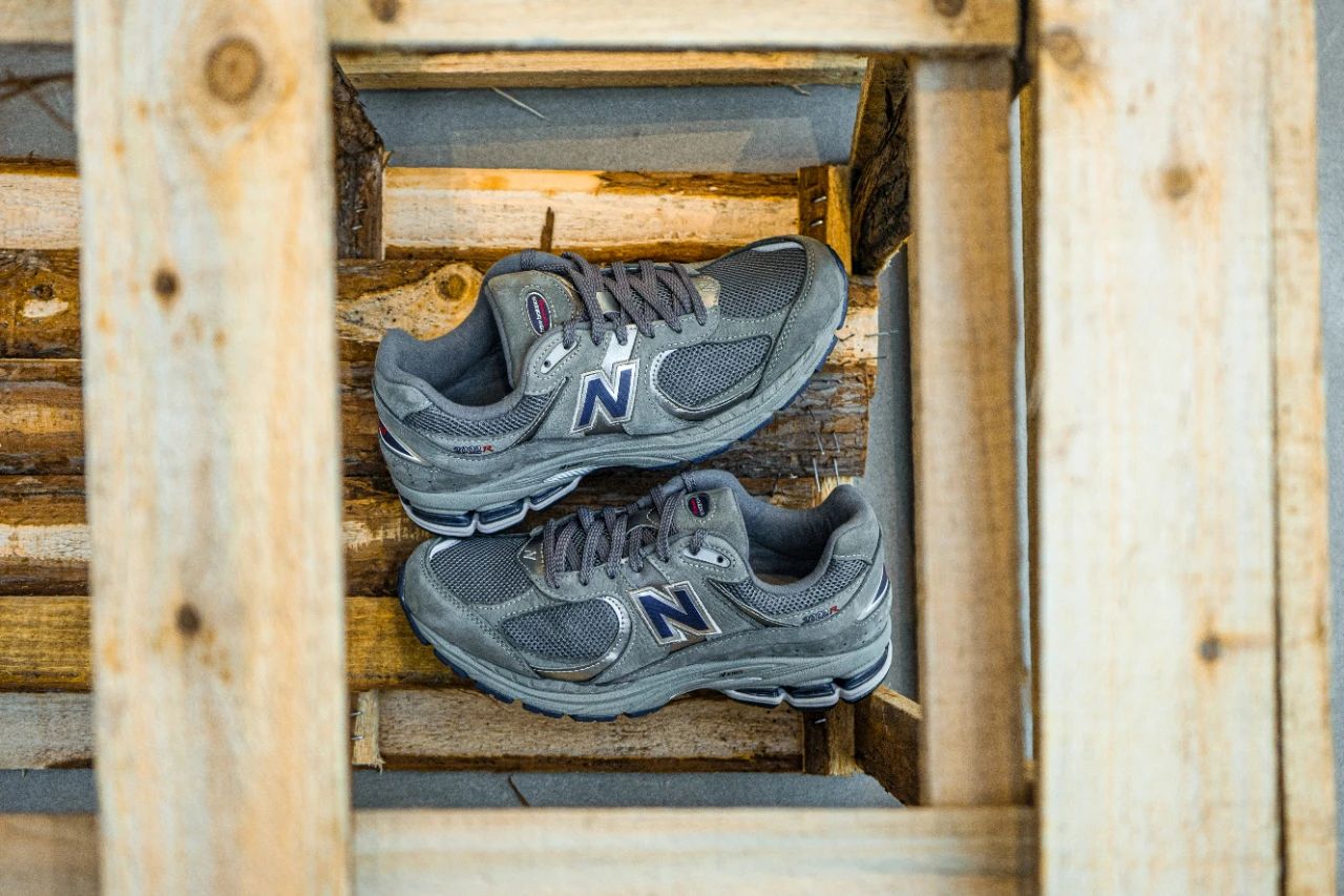 newbalance2002r麂皮复古蓝米白,好看的newbalance外套