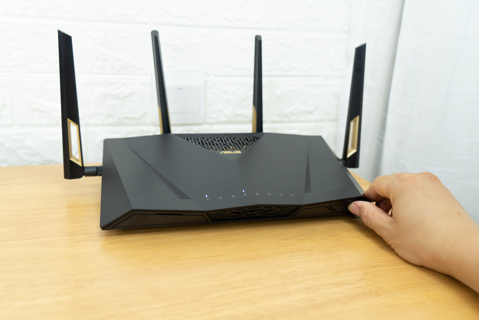 华硕rt-ax68u路由器测评,华硕rt-ax56u千兆路由器测评