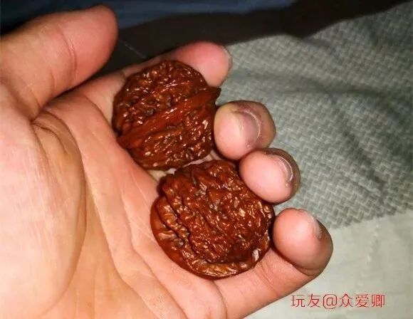 文玩核桃脏了清洗方法,盘了五年的核桃