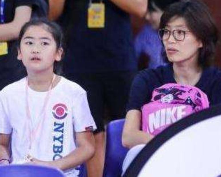 姚明的基因多强大,姚明11岁女儿身高真的有一米七吗