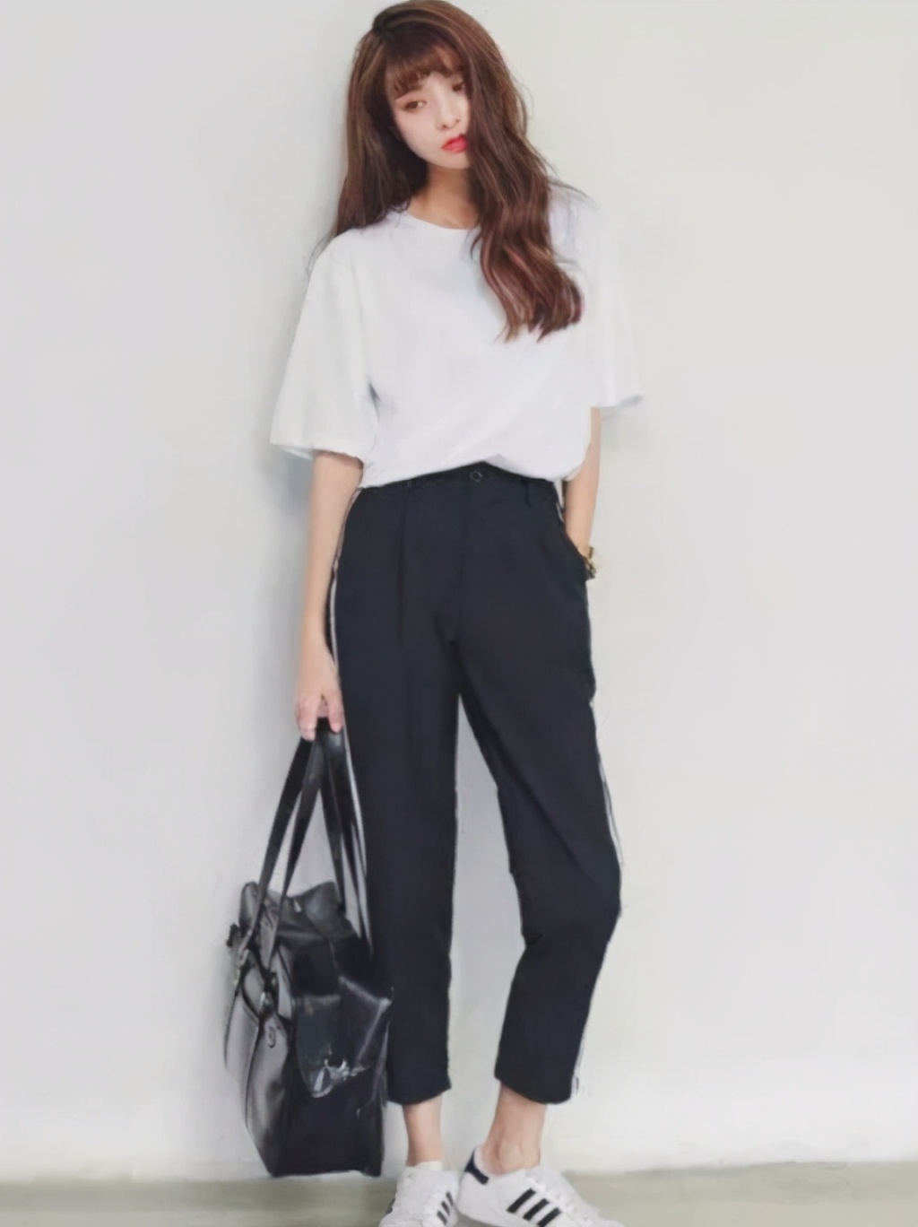 韩国女生爱穿什么裤子,韩国女生为什么喜欢穿裙子