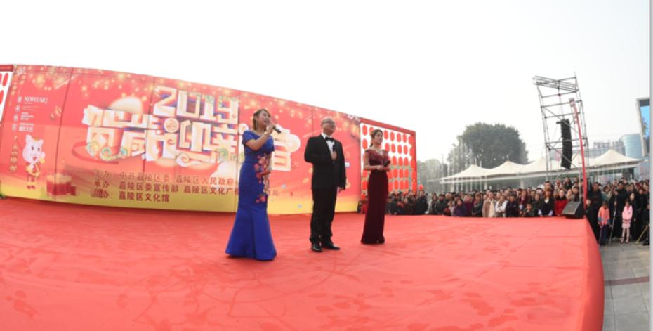 广元市老城小西街嘉陵广场,看看广场有多热闹