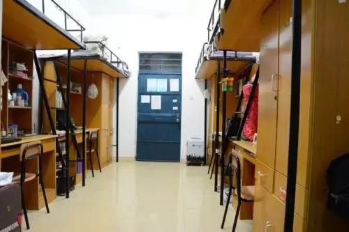 各大学宿舍条件对比,各大学宿舍条件排名