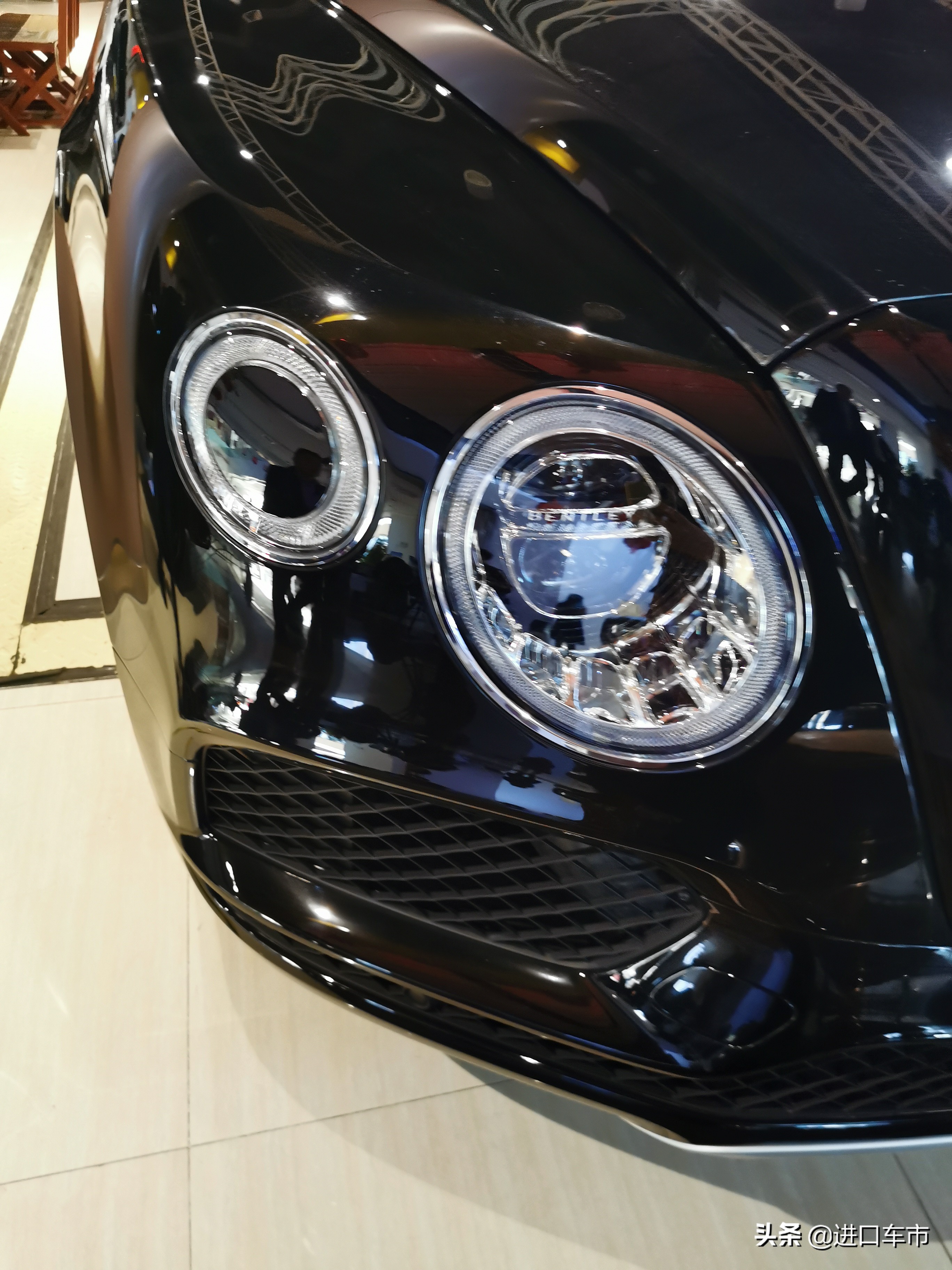 2021款宾利添越顶尖豪华suv的宝座,宾利添越suv落地价多少