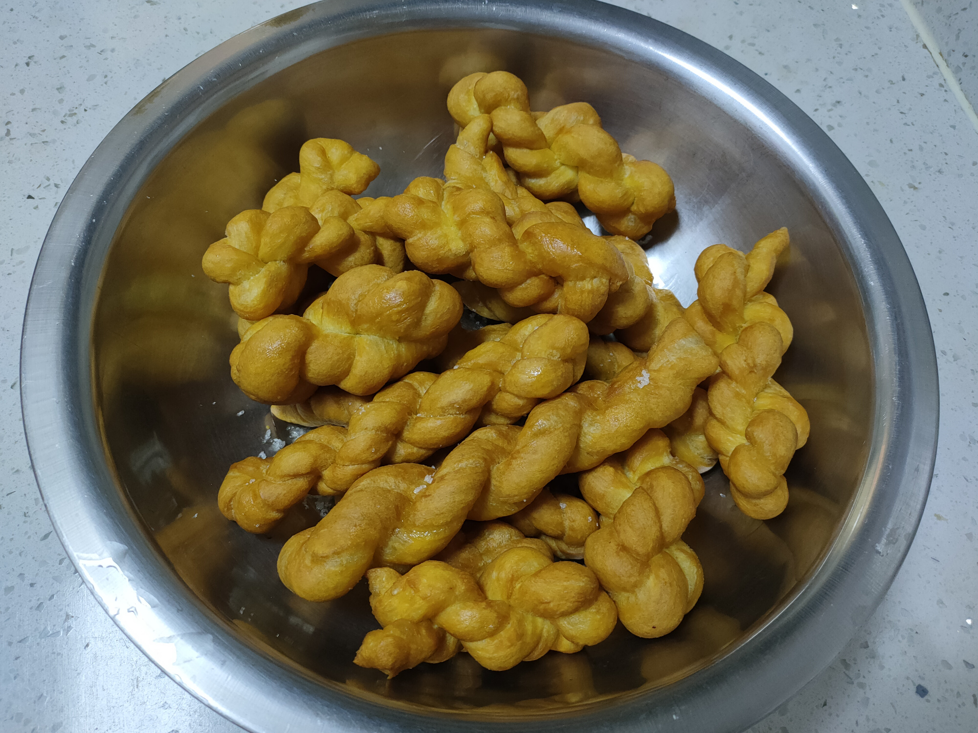 炸麻花放脆皮粉吗,炸麻花加泡打粉吗