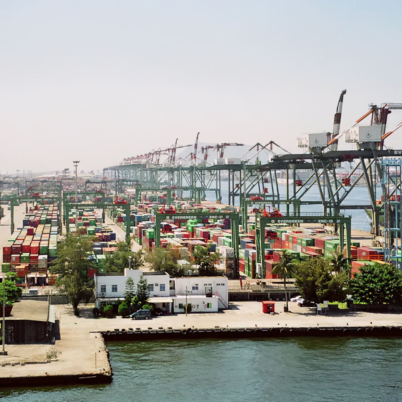 苏伊士运河损失,苏伊士运河的重大事件