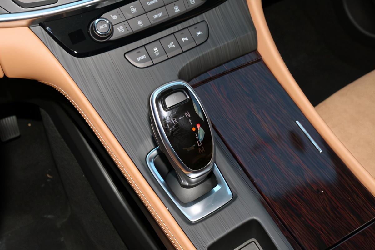 试驾君越动力,试驾别克君越雅阁