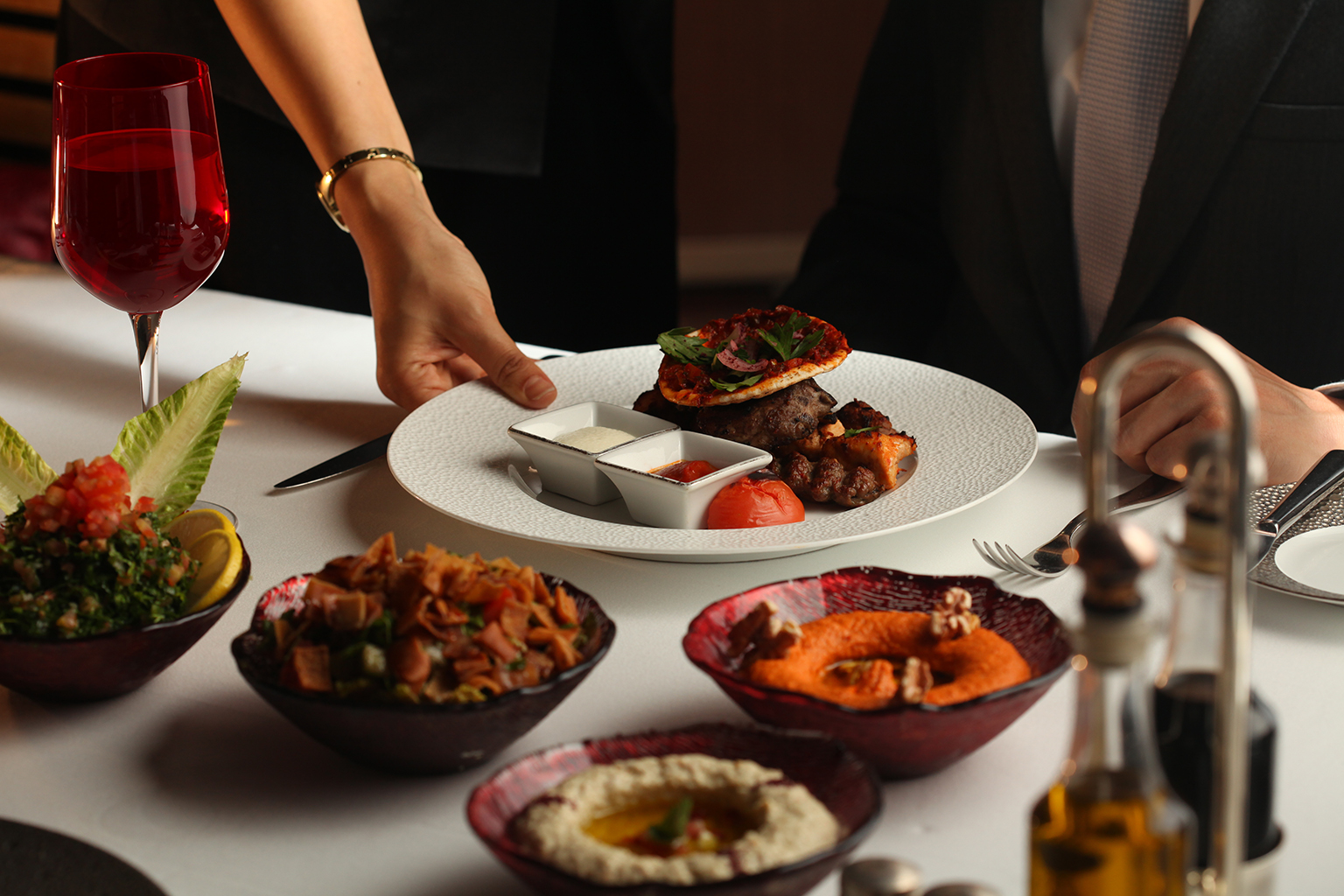 阿布扎比绿洲,阿布扎比土豪出行