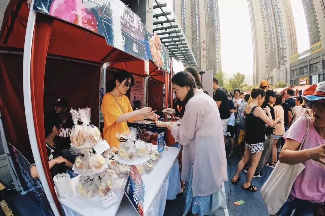 西安赛格品牌大升级!瑞幸和COACH做邻居,西安商业8月迷幻现实