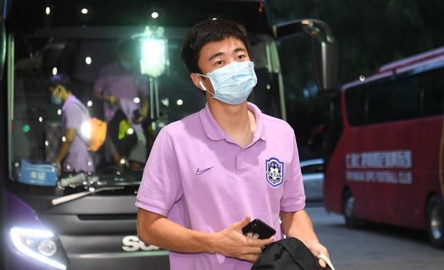 中超停球名场面,中超足球接球失误视频