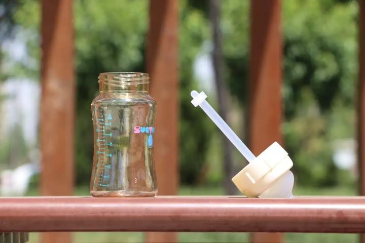 让宝宝爱上奶瓶方法,最好的宝宝容易吃奶的奶瓶