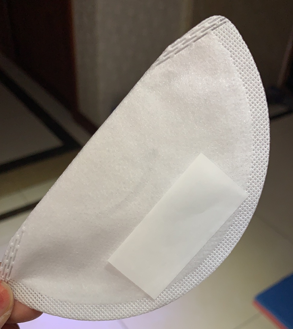 一次性口罩垫究竟好不好用？对比防溢乳垫，多位网友亲测给说法